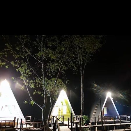 The Mangrove Villa Sematan ภายนอก รูปภาพ